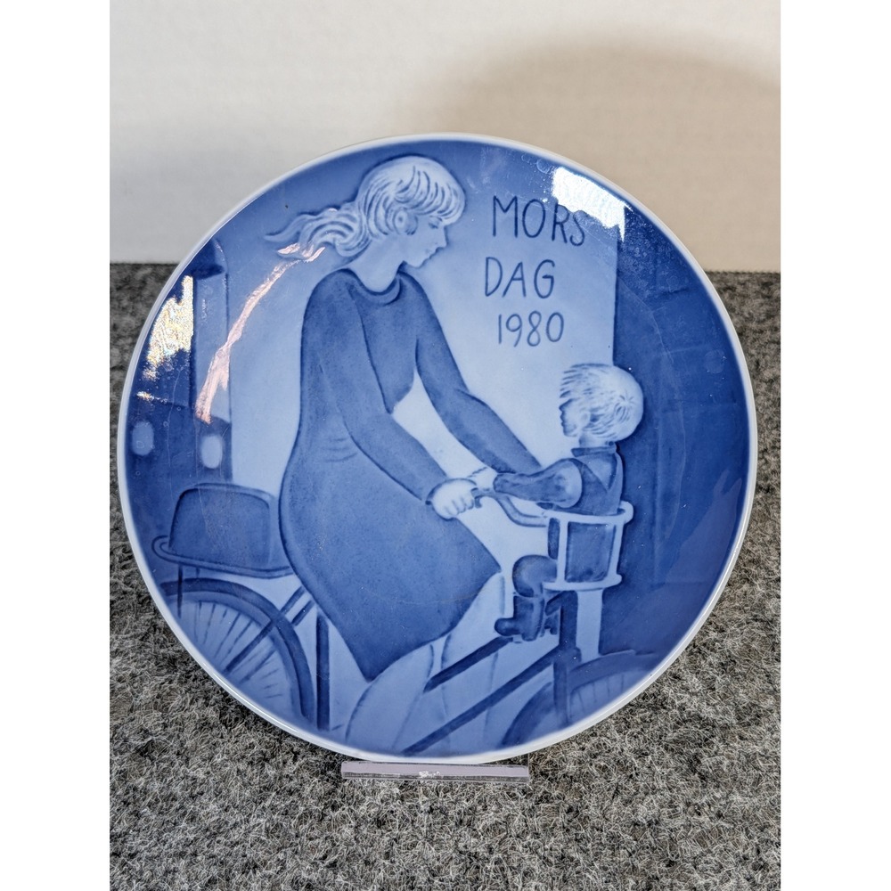 Royal Copenhagen Mors Dag 1980 Mothers Day Plate Blue White Porcelain 6 inch